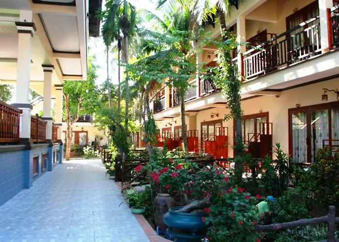 Khu nghỉ mát Bao Quynh 3*