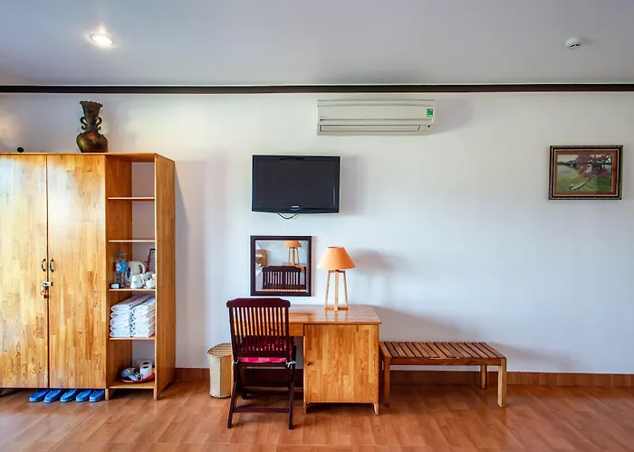 Khu nghỉ mát Bao Quynh 3*